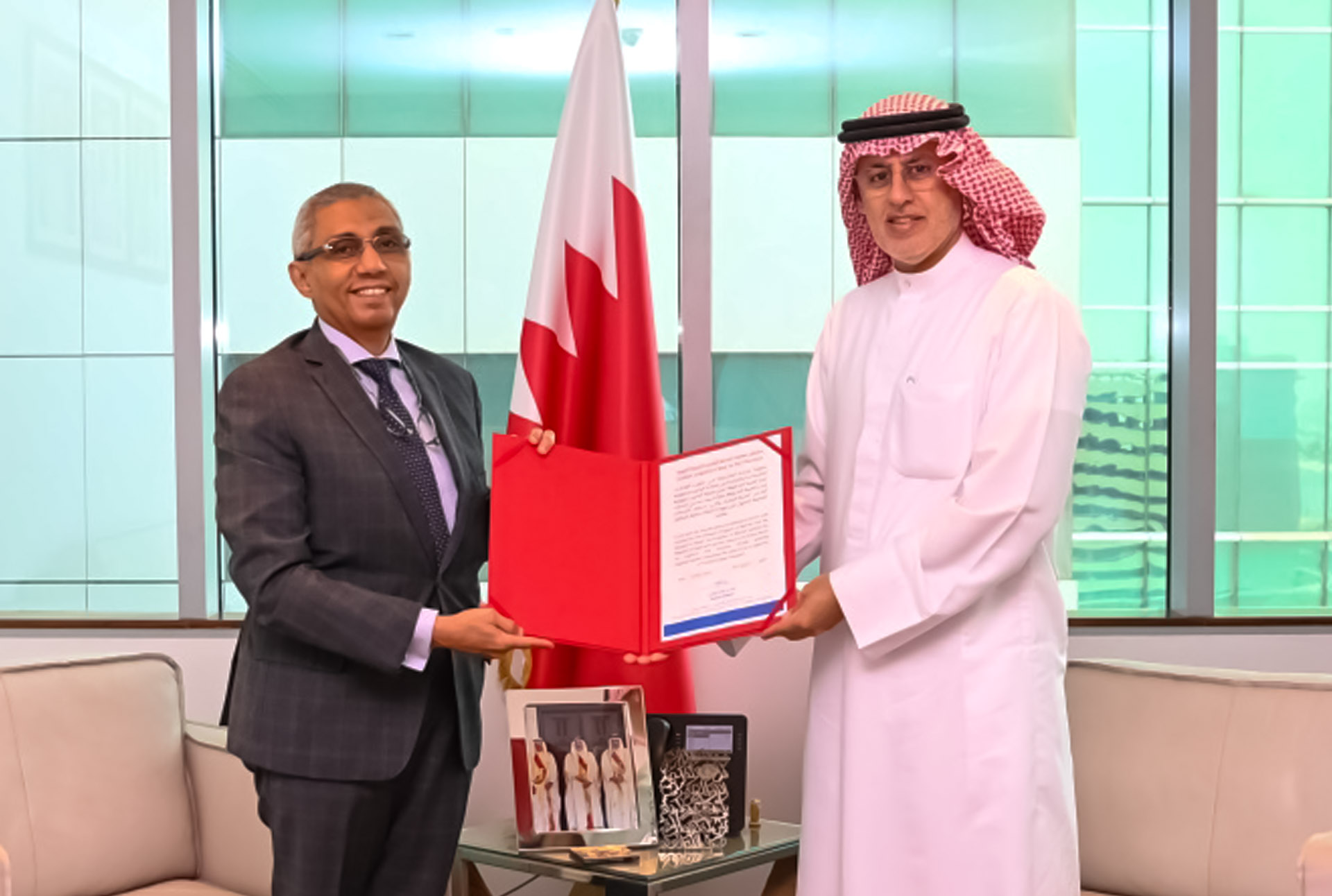 Bahrain Industry Minister receives Egyptian ambassador